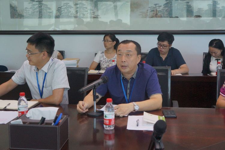 1517896030121125.jpg 黨群工作部部長(zhǎng)代旭東部署工作.jpg